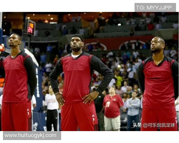 韦德与足球明星同框合影展现跨界友谊与运动精神的精彩瞬间